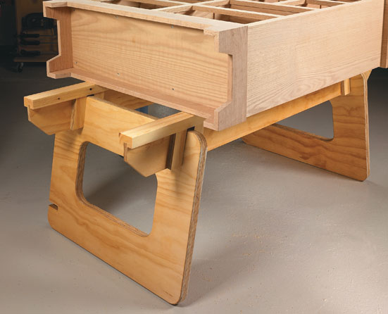 Knock-Down Workstation | Woodworking Project | Woodsmith Plans